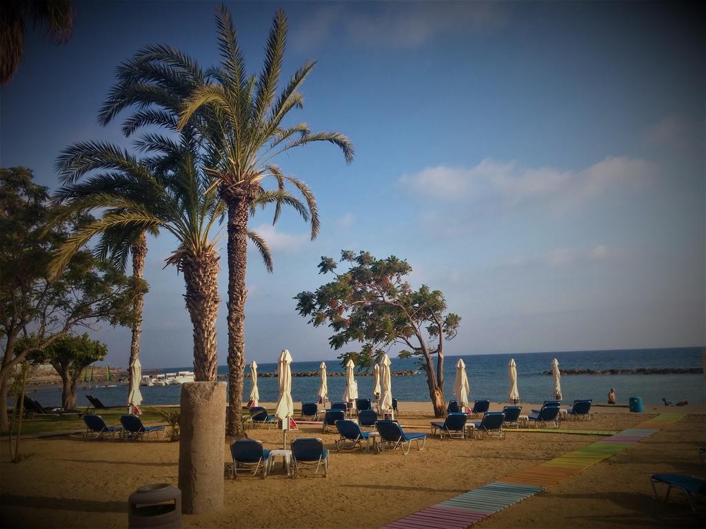 777 Beach Guesthouse Paphos Exterior photo