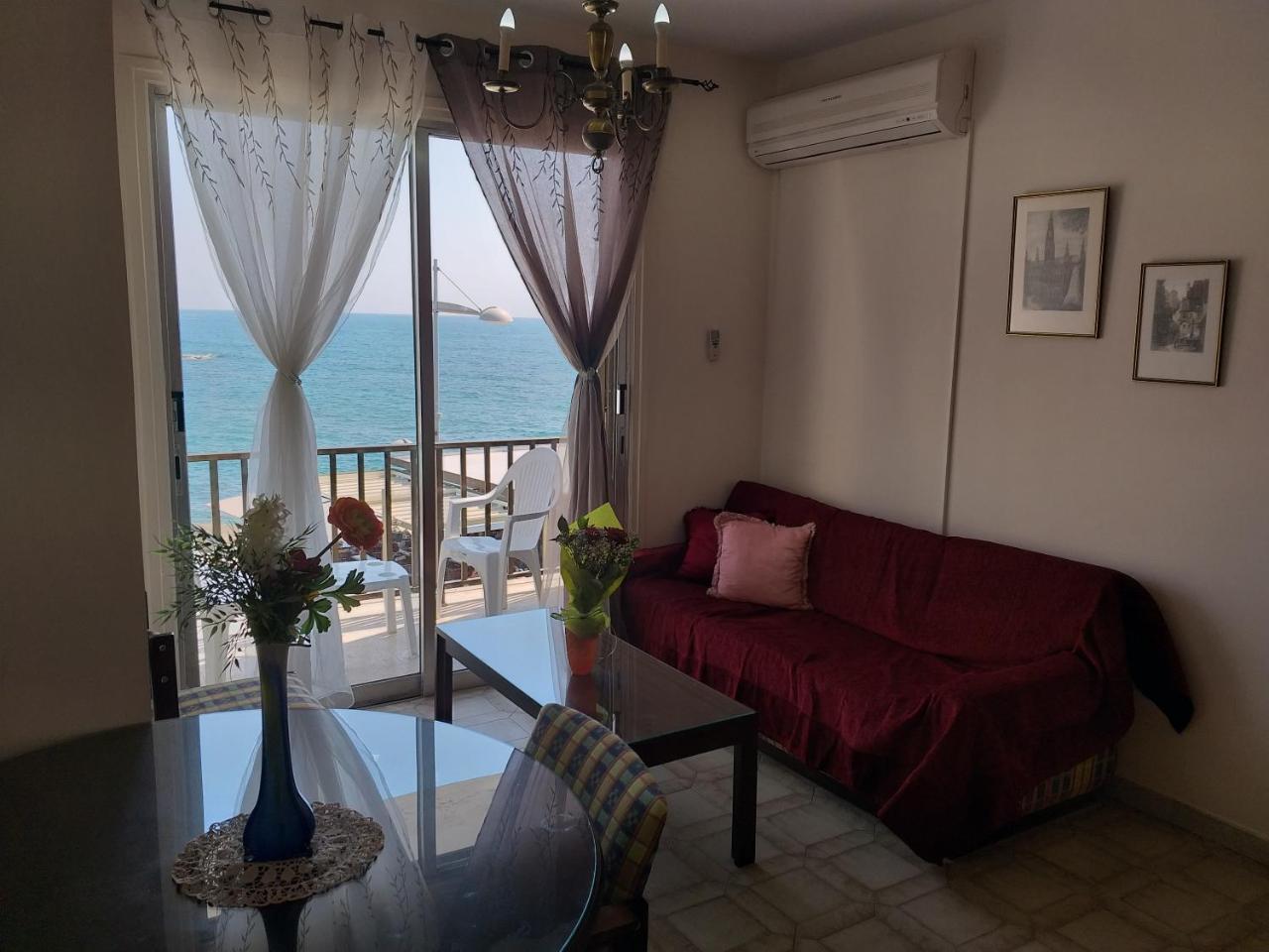 777 Beach Guesthouse Paphos Exterior photo