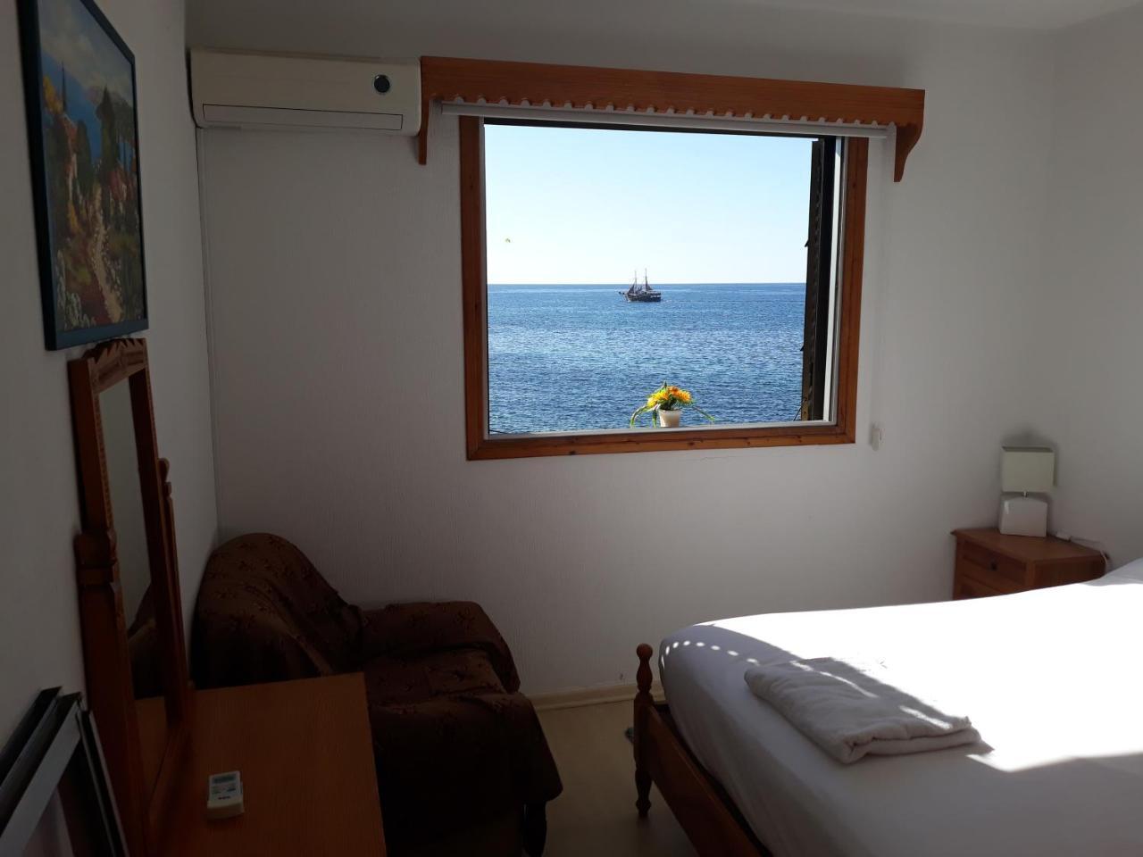 777 Beach Guesthouse Paphos Exterior photo